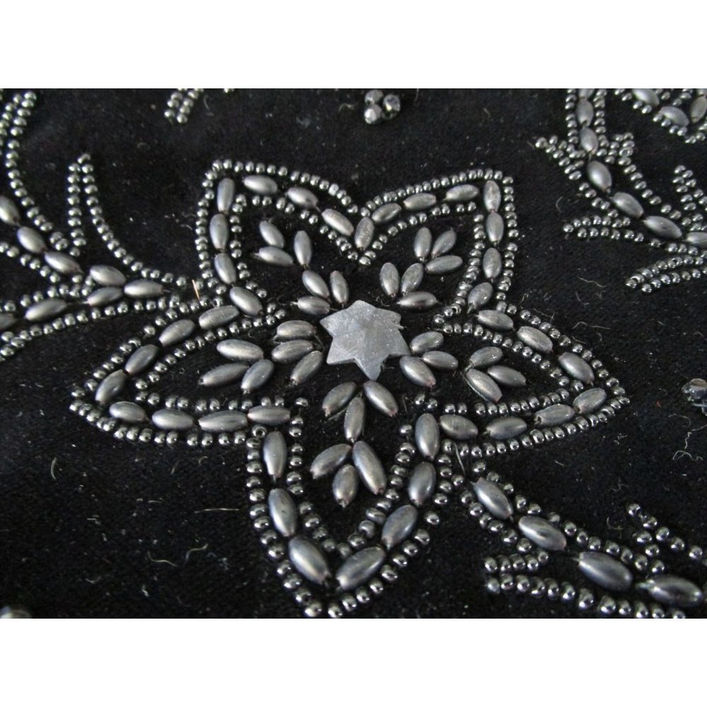Vintage Soure Bag Beaded Velvet Framed Handbag. Jet Black Beads in a floral patt - Picture 6 of 16